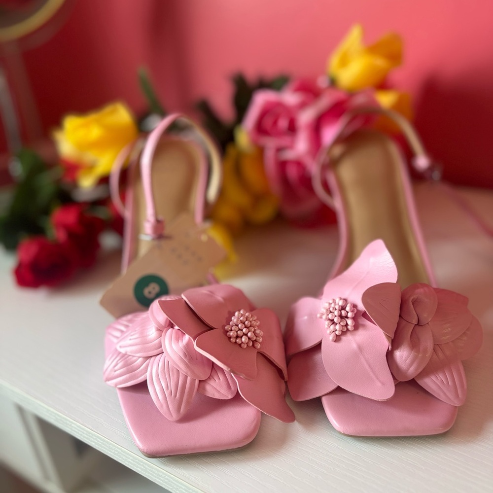 Elegant Pink Floral Women's Heels - Picture 4 of 6